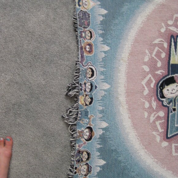 Share Disney World Park It's a Small World Woven Tapestry Lap Blanket 50x33" - Picture 2 of 12